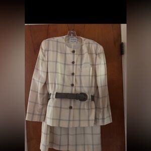 JH Collectibles Pure Wool Suit Size 14